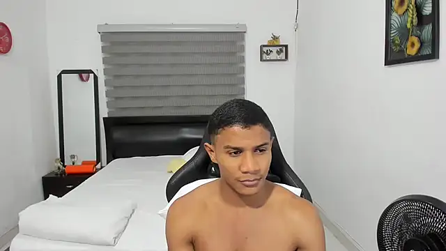 Snapshot of corzoethan chatting on November 16, 2025, 11:08 pm corzoethan online show from November 16, 2025, 11:08 pm