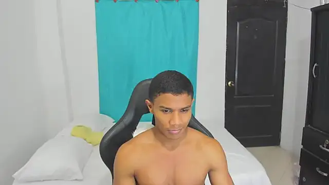 Snapshot of corzoethan chatting on September 19, 2025, 10:47 pm corzoethan online show from September 19, 2025, 10:47 pm