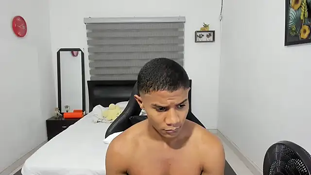 Snapshot of corzoethan chatting on December 2, 2025, 12:00 am corzoethan online show from December 2, 2025, 12:00 am