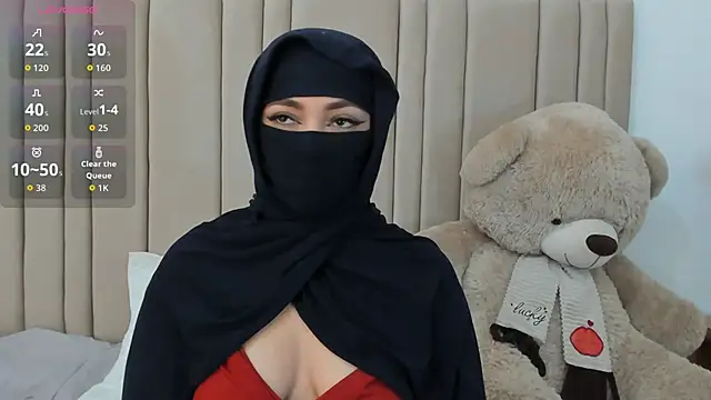 izadii online show from February 3, 2026, 7:19 pm