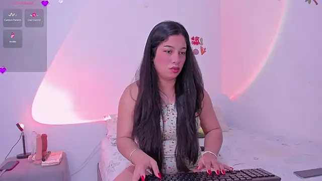 Snapshot of 02megan chatting on February 24, 2025, 4:26 pm 02megan online show from February 24, 2025, 4:26 pm