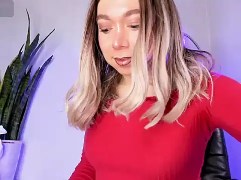 victoria qq online show from October 26, 2025, 4:18 pm