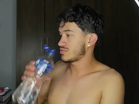 Snapshot of FelipheLive chatting on February 11, 2026, 5:18 am FelipheLive online show from February 11, 2026, 5:18 am