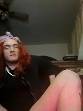 Snapshot of Dee-Lux_Fux chatting on October 17, 2025, 9:12 am Dee-Lux Fux online show from October 17, 2025, 9:12 am