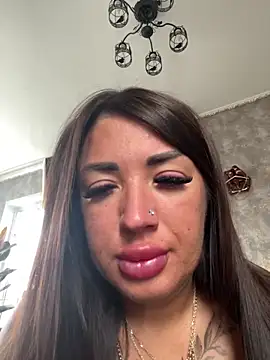 RuslanaXX online show from April 13, 2026, 4:49 am