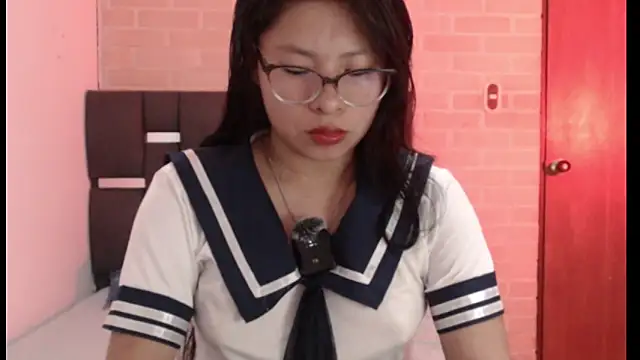 Alizon95 online show from April 15, 2026, 1:22 am