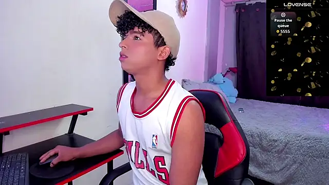 Noah Smith04 online show from October 6, 2025, 7:47 pm