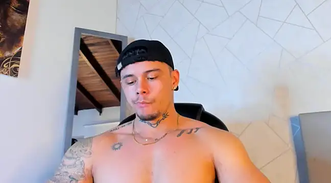 Snapshot of NoahhBrown chatting on March 7, 2025, 6:46 am NoahhBrown online show from March 7, 2025, 6:46 am