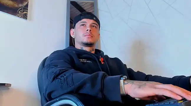 Snapshot of NoahhBrown chatting on March 10, 2025, 3:12 am NoahhBrown online show from March 10, 2025, 3:12 am