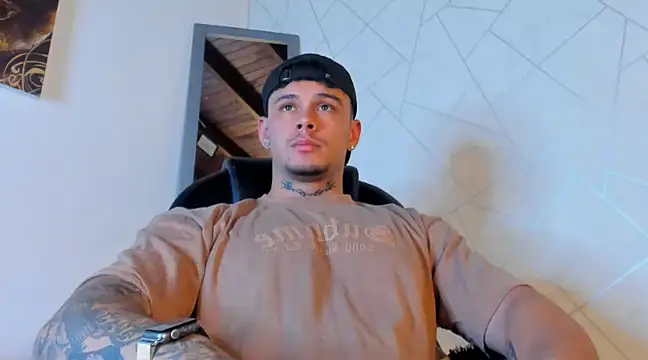 Snapshot of NoahhBrown chatting on March 8, 2025, 3:17 am NoahhBrown online show from March 8, 2025, 3:17 am