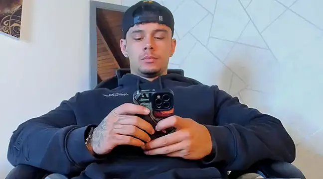 Snapshot of NoahhBrown chatting on March 14, 2025, 2:53 am NoahhBrown online show from March 14, 2025, 2:53 am