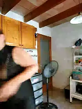 Snapshot of BecciDeluxe chatting on September 12, 2025, 12:38 pm BecciDeluxe online show from September 12, 2025, 12:38 pm
