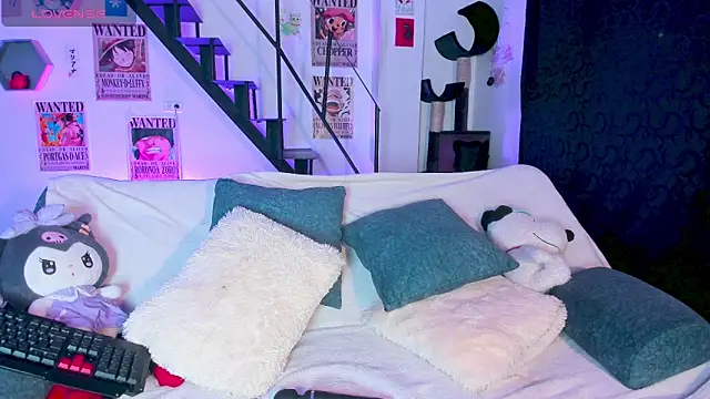 MonxxsLove online show from December 20, 2025, 5:32 am