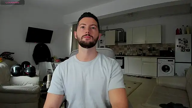 ZackFraser online show from November 5, 2025, 9:56 am