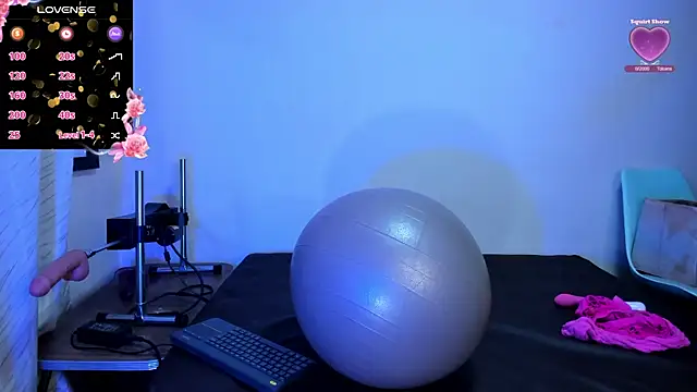 cleopatraa online show from November 22, 2025, 10:52 pm