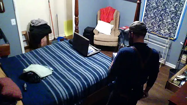 Onesieboy4daddys online show from December 18, 2025, 6:23 pm