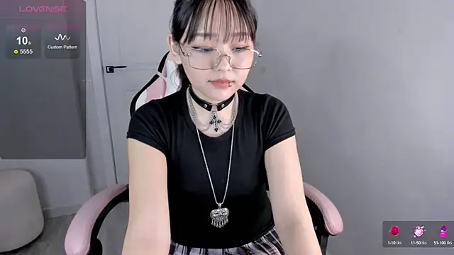 hee young11 online show from September 13, 2025, 10:37 am