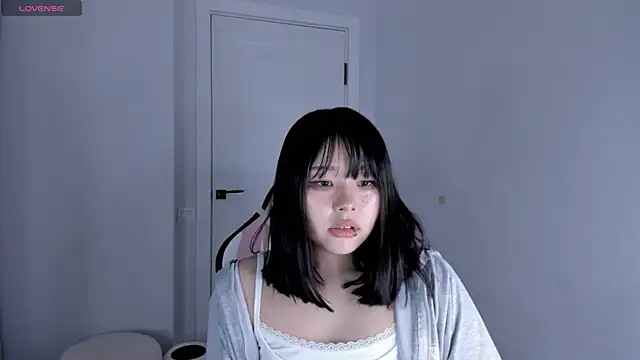 hee young11 online show from December 14, 2025, 6:57 pm