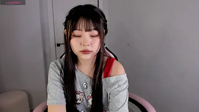 hee young11 online show from September 19, 2025, 6:01 pm