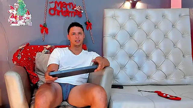 Snapshot of MITCHELL_BURNS chatting on December 14, 2024, 1:27 am MITCHELL BURNS online show from December 14, 2024, 1:27 am