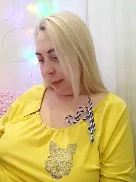 Snapshot of HotJanet chatting on January 13, 2025, 3:26 pm HotJanet online show from January 13, 2025, 3:26 pm