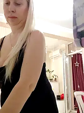 Snapshot of HotJanet chatting on March 16, 2025, 10:00 am HotJanet online show from March 16, 2025, 10:00 am