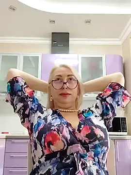 Snapshot of HotJanet chatting on January 28, 2025, 12:32 pm HotJanet online show from January 28, 2025, 12:32 pm