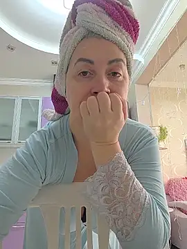 Snapshot of HotJanet chatting on January 6, 2026, 8:07 am HotJanet online show from January 6, 2026, 8:07 am