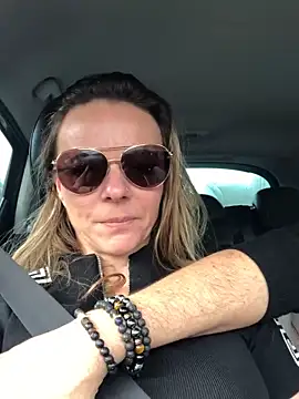 Snapshot of Maryli-O chatting on February 1, 2026, 2:59 pm Maryli-O online show from February 1, 2026, 2:59 pm