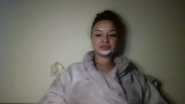 Snapshot of Linusya chatting on October 24, 2025, 2:27 pm Linusya online show from October 24, 2025, 2:27 pm