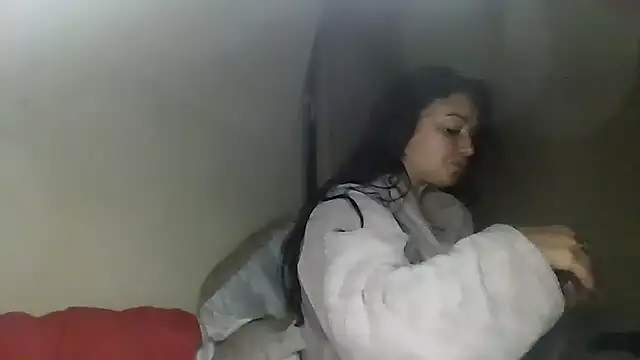 Snapshot of Linusya chatting on September 21, 2025, 5:51 pm Linusya online show from September 21, 2025, 5:51 pm