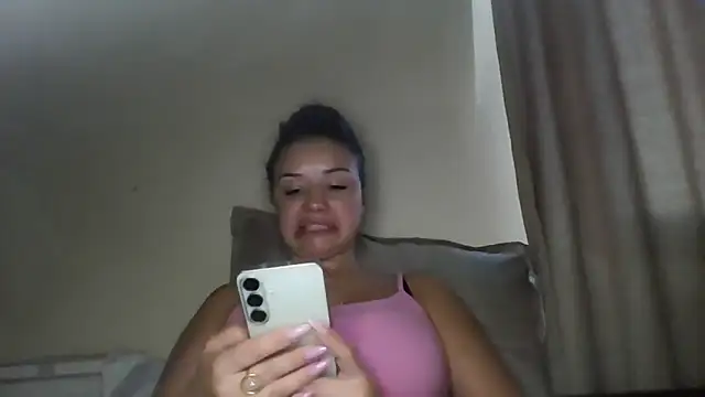 Snapshot of Linusya chatting on September 17, 2025, 3:25 pm Linusya online show from September 17, 2025, 3:25 pm