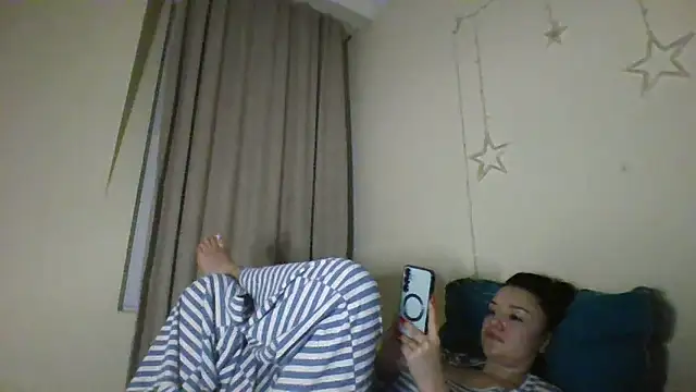 Snapshot of Linusya chatting on February 23, 2026, 5:13 pm Linusya online show from February 23, 2026, 5:13 pm