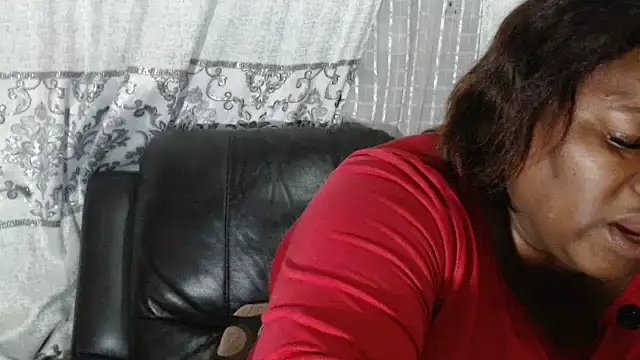 MATUREBUSSTY online show from June 9, 2026, 5:47 pm