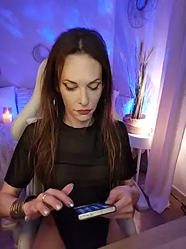 Snapshot of Luna_Kitanna chatting on May 19, 2026, 8:38 pm Luna Kitanna online show from May 19, 2026, 8:38 pm