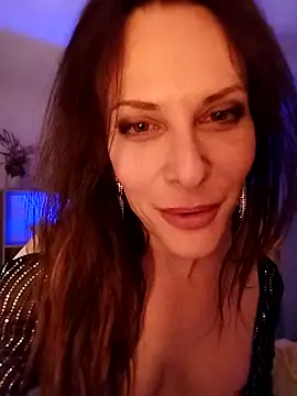 Snapshot of Luna_Kitanna chatting on January 17, 2025, 3:23 am Luna Kitanna online show from January 17, 2025, 3:23 am
