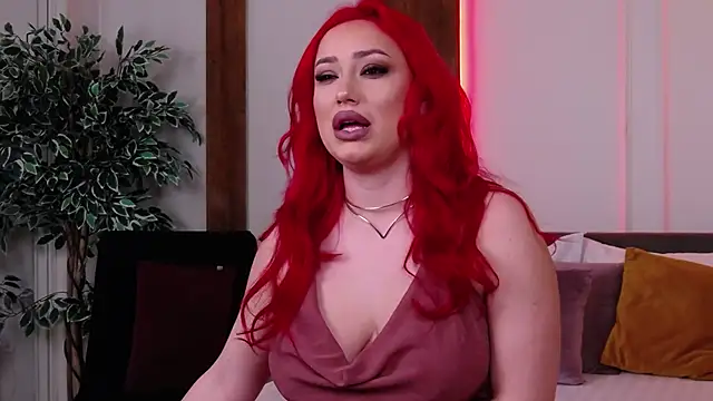 Snapshot of EmyHilton chatting on February 3, 2026, 6:11 am EmyHilton online show from February 3, 2026, 6:11 am