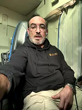 Snapshot of dzhakar chatting on December 18, 2025, 12:09 pm dzhakar online show from December 18, 2025, 12:09 pm