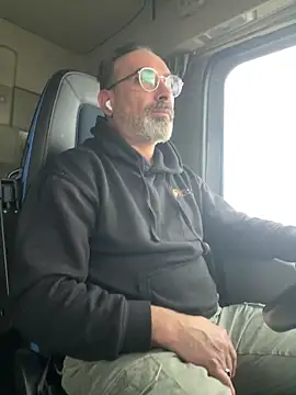 Snapshot of dzhakar chatting on October 27, 2025, 11:55 am dzhakar online show from October 27, 2025, 11:55 am