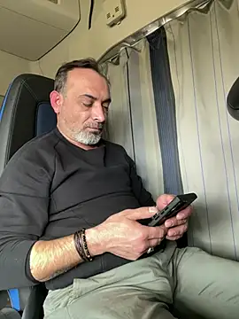 Snapshot of dzhakar chatting on March 12, 2025, 1:08 pm dzhakar online show from March 12, 2025, 1:08 pm