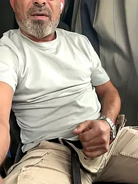 Snapshot of dzhakar chatting on October 6, 2025, 9:32 am dzhakar online show from October 6, 2025, 9:32 am