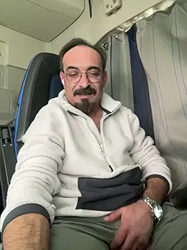 Snapshot of dzhakar chatting on December 3, 2025, 12:59 pm dzhakar online show from December 3, 2025, 12:59 pm