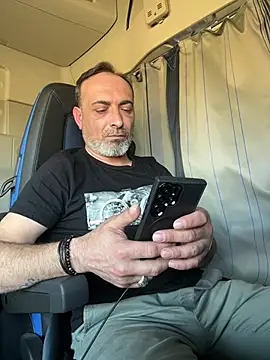 Snapshot of dzhakar chatting on March 7, 2025, 12:12 pm dzhakar online show from March 7, 2025, 12:12 pm