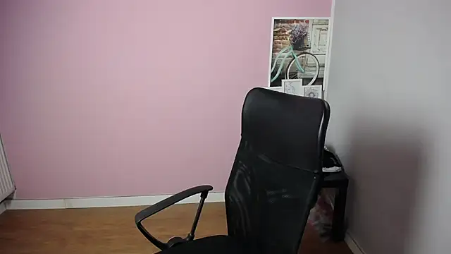 Snapshot of viktoria_lovely chatting on September 10, 2025, 6:45 am viktoria lovely online show from September 10, 2025, 6:45 am