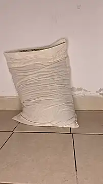 Perqueen online show from November 7, 2025, 6:01 pm