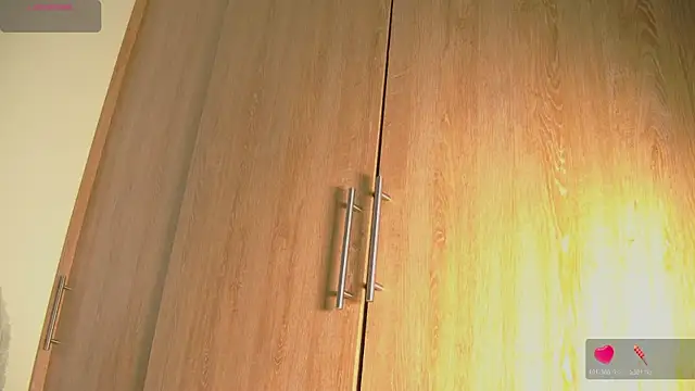 aidaadams online show from October 20, 2025, 11:33 am