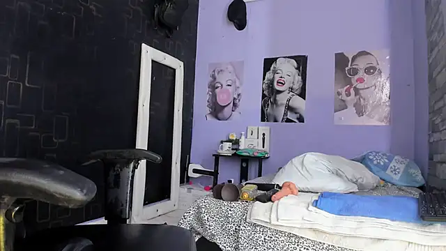 Snapshot of Alika01 chatting on March 15, 2025, 3:59 pm Alika01 online show from March 15, 2025, 3:59 pm