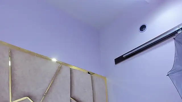 Snapshot of Kloe_Candy1 chatting on March 3, 2026, 4:41 am Kloe Candy1 online show from March 3, 2026, 4:41 am