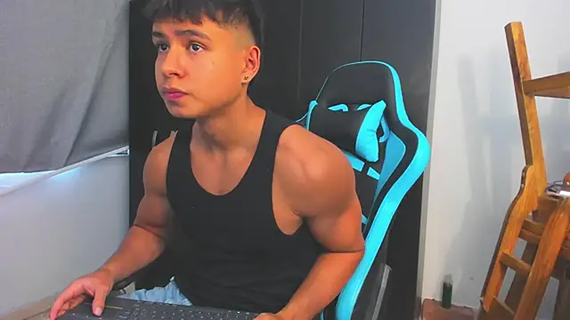 Snapshot of Bray_Kevin chatting on December 13, 2025, 8:15 pm Bray Kevin online show from December 13, 2025, 8:15 pm