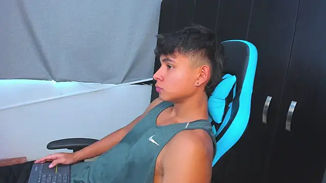 Snapshot of Bray_Kevin chatting on November 19, 2025, 9:37 pm Bray Kevin online show from November 19, 2025, 9:37 pm